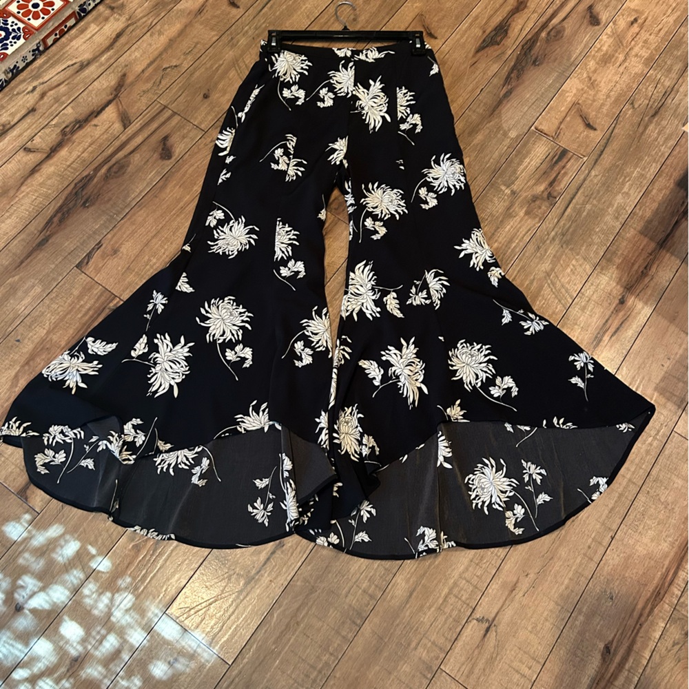 Sugar + lips Flare Floral Pants. NWT, size L